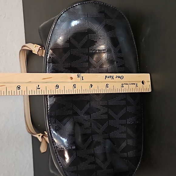 MICHAEL Michael Kors Jet Set Black Patent shoulder bag - Picture 11 of 14